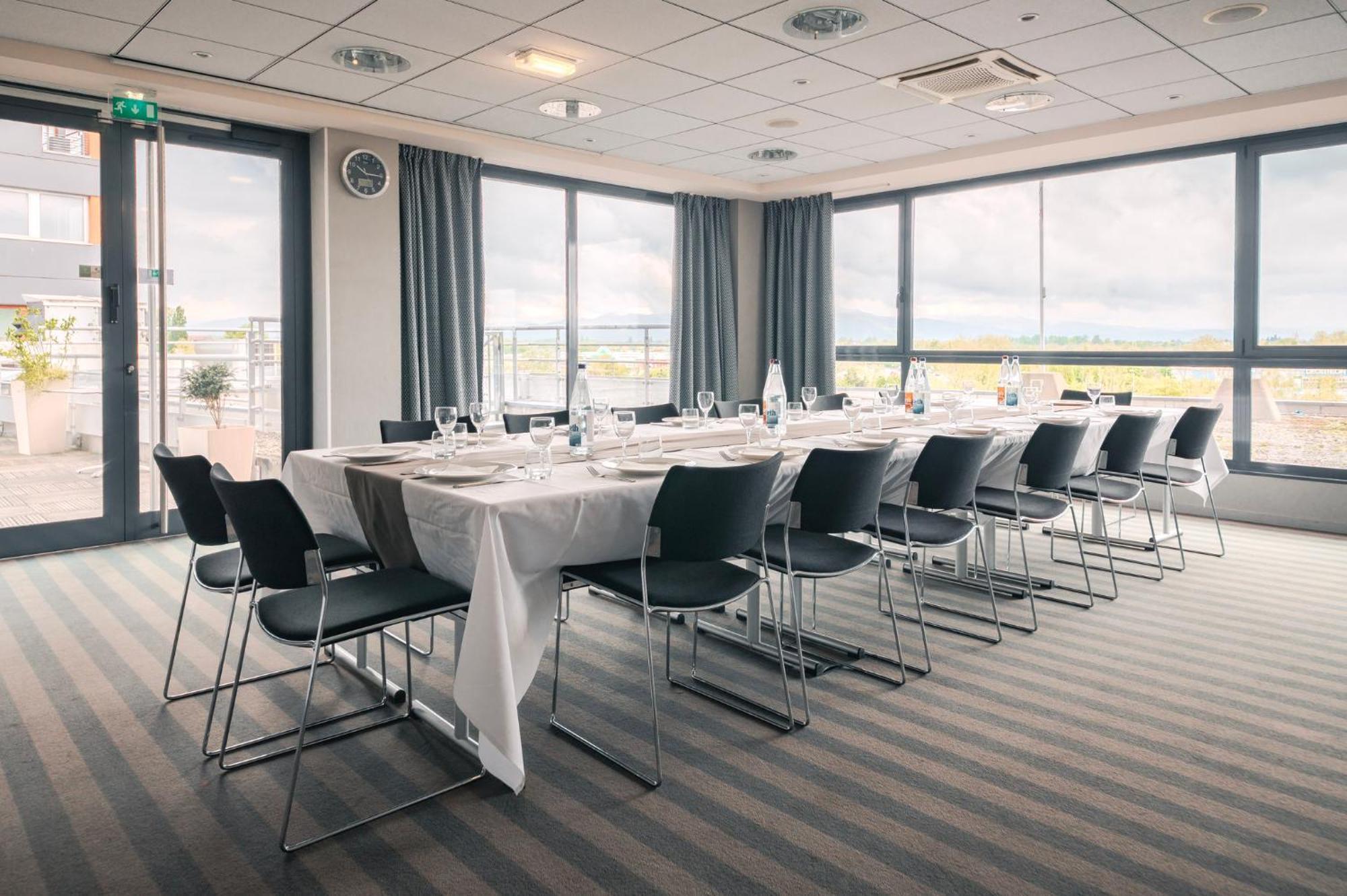Holiday Inn Mulhouse By Ihg Ngoại thất bức ảnh